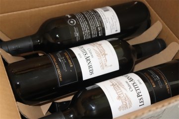 草莓视频APP免费哪样的进口红酒草莓视频大全好