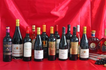 开红酒草莓视频APP免费店有什么条件